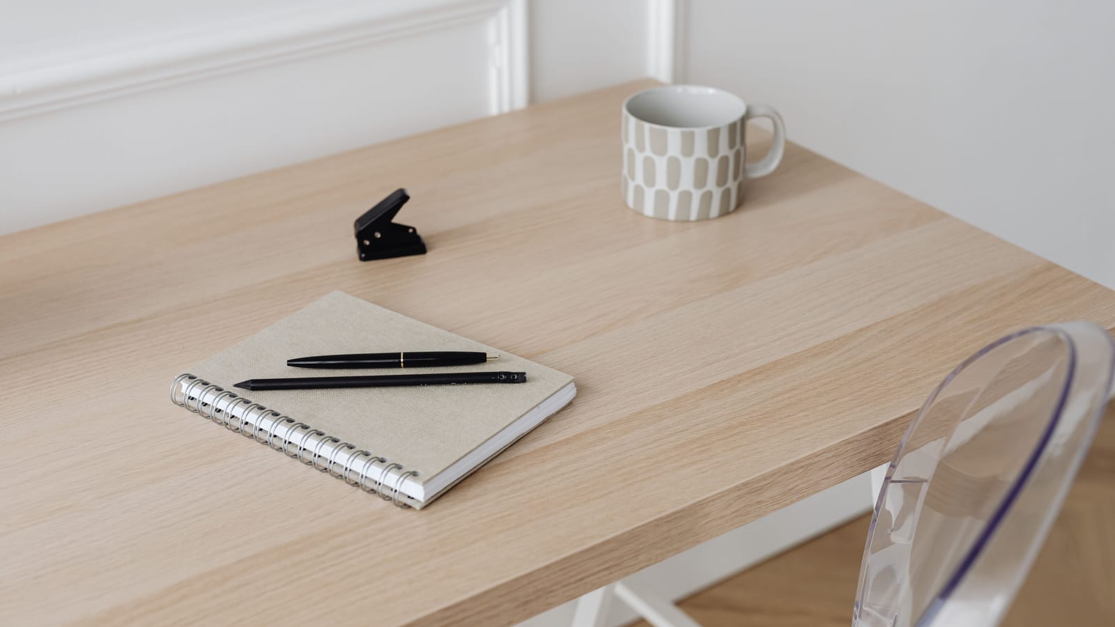 Consultation desk in a bright, uncluttered clinic office — 10 weight loss mistakes to avoid at OC Weight Loss & Med Spa