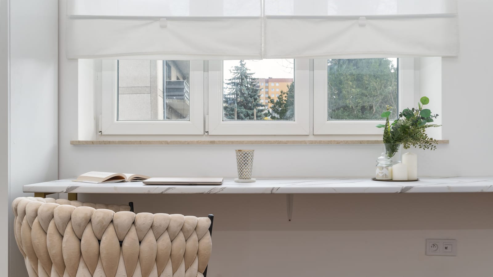 Consultation desk in a bright, uncluttered clinic office — how to choose the right medical weight loss clinic at OC Weight