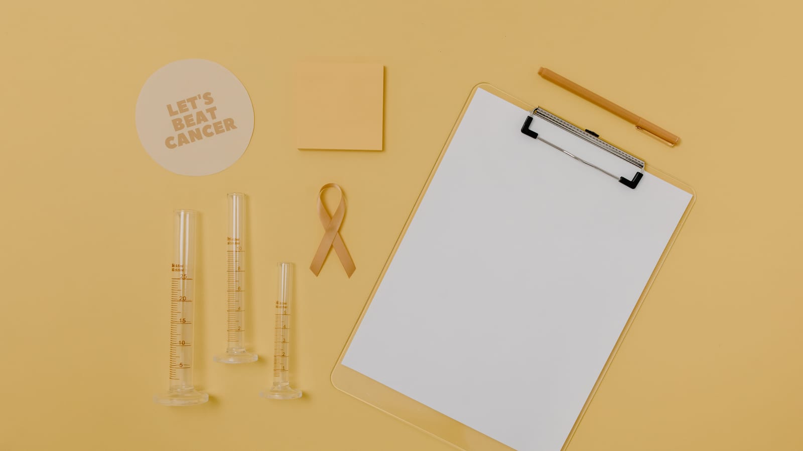 Single-dose injector pen and alcohol swabs on a pale surface — how to qualify for mounjaro at OC Weight Loss & Med Spa