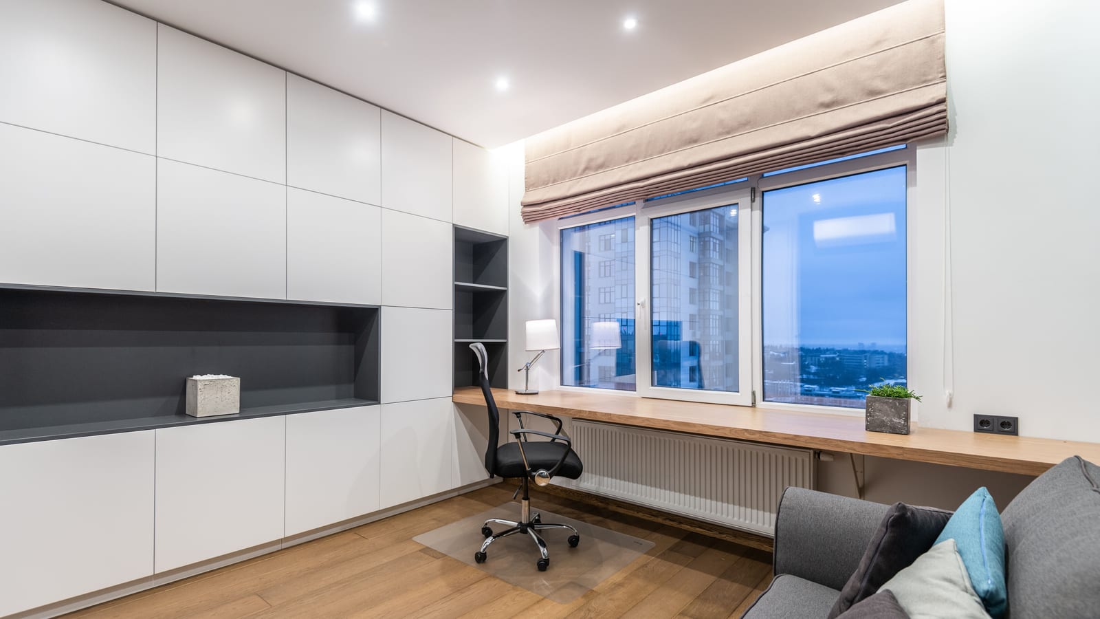 Consultation desk in a bright, uncluttered clinic office — how to choose the right weight loss program at OC Weight Loss &
